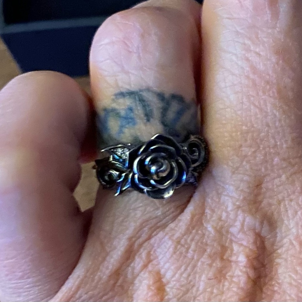 Kay Jewelers Black Rose Ring - Picture 7 of 11
